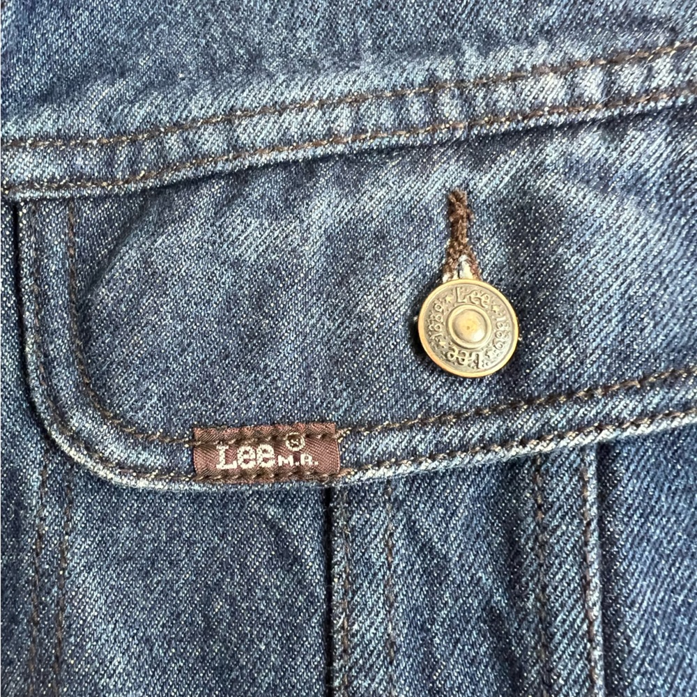 Vintage Lee 90’s Bald Eagle American Flag Embroidered Denim Jean Jacket MEDIUM - Picture 8 of 15